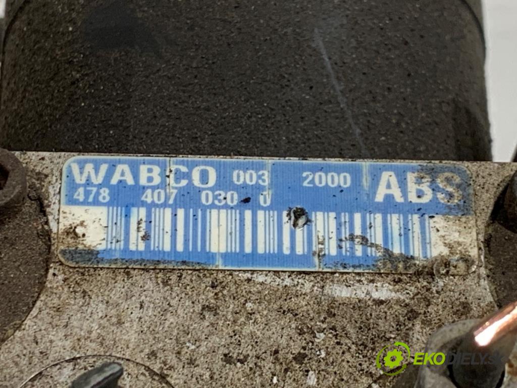 LAND ROVER FREELANDER I samochód terenowy zamknięty 2000 72 kW 2.0 DI 4x4 1994 Pumpa ABS SRB101230 (Pumpa ABS)