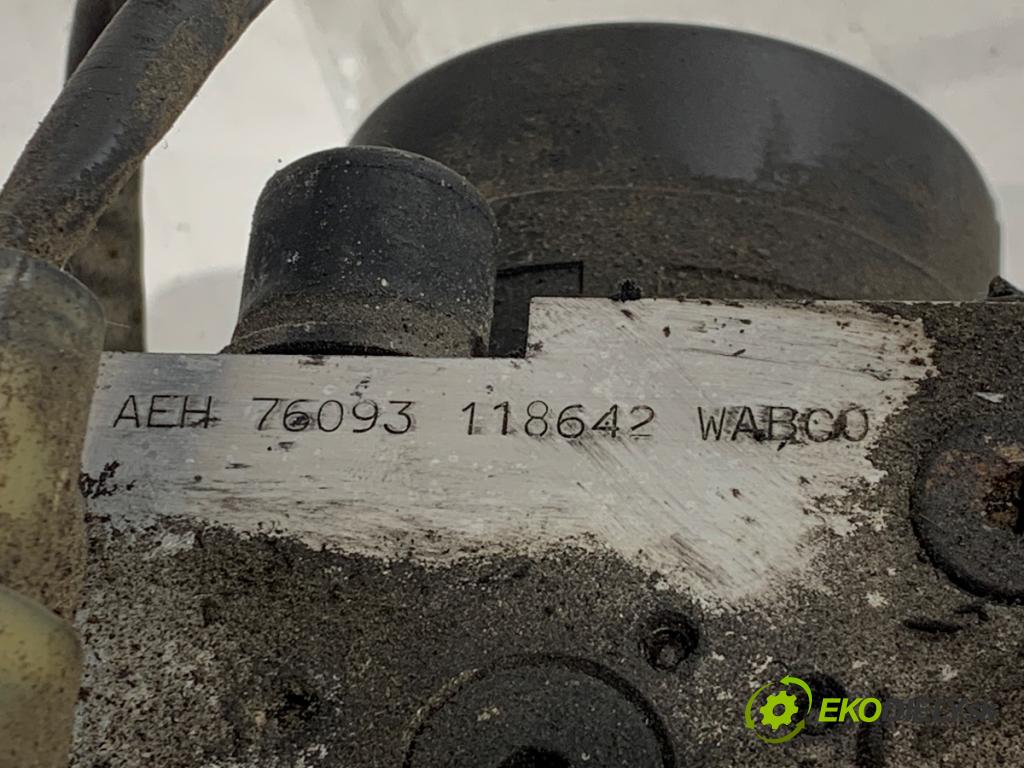 LAND ROVER FREELANDER I samochód terenowy zamknięty 2000 72 kW 2.0 DI 4x4 1994 Pumpa ABS SRB101230 (Pumpa ABS)