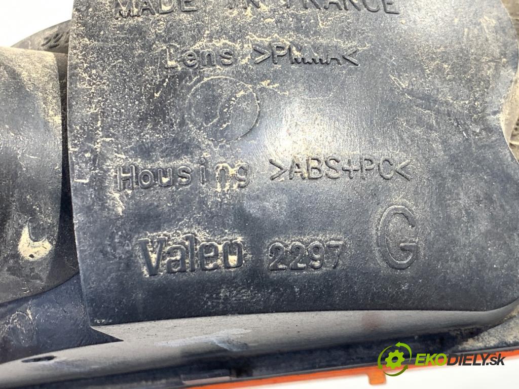 LAND ROVER FREELANDER I samochód terenowy zamknięty 2000 72 kW 2.0 DI 4x4 1994 světlo nárazníka levý zadní část