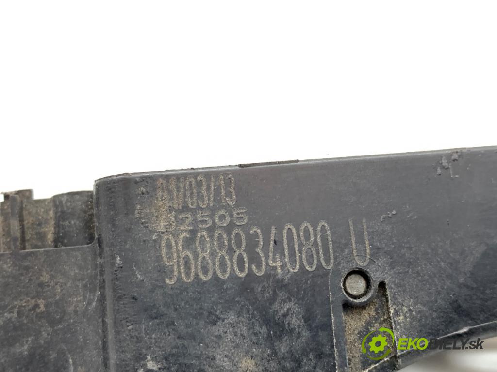 CITROEN C-ELYSEE sedan 2013 85 kW 1.6 VTi 115 1587 klika vnejší pravý zadní část 9688834080