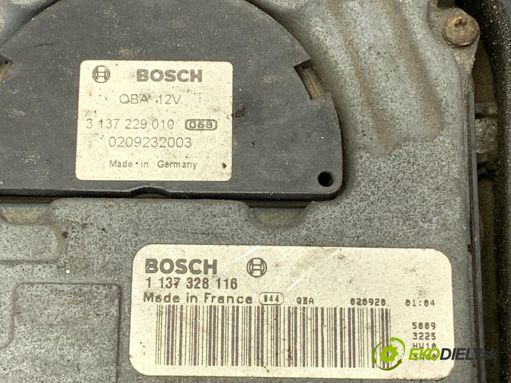 VOLVO XC90 I SUV 2003 154 kW 2.5 T AWD 2497 ventilátor chladiče 30645719 (Ventilátor)