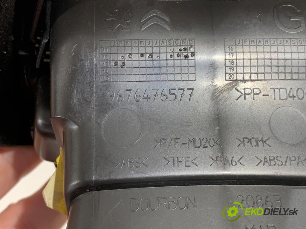 CITROEN C-ELYSEE sedan 2013 85 kW 1.6 VTi 115 1587 lišty kryt 9677253377 (Lišta)
