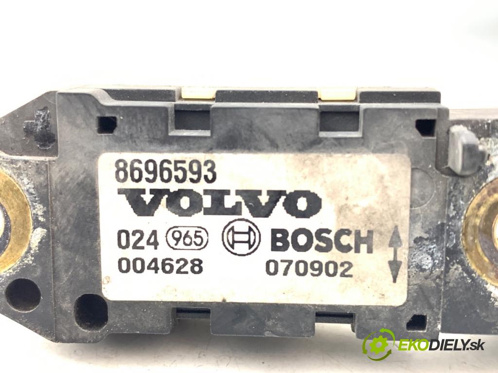 VOLVO XC90 I SUV 2003 154 kW 2.5 T AWD 2497 snímač nárazu 8696593 (Snímač nárazu)