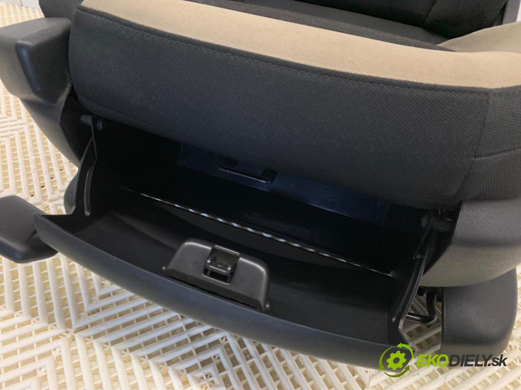 CITROEN C4 PICASSO II nadwozie wielkoprzestrzenne (MPV) 2015 121 kW 1.6 THP 165 1598 Sedadlo ľavy predný