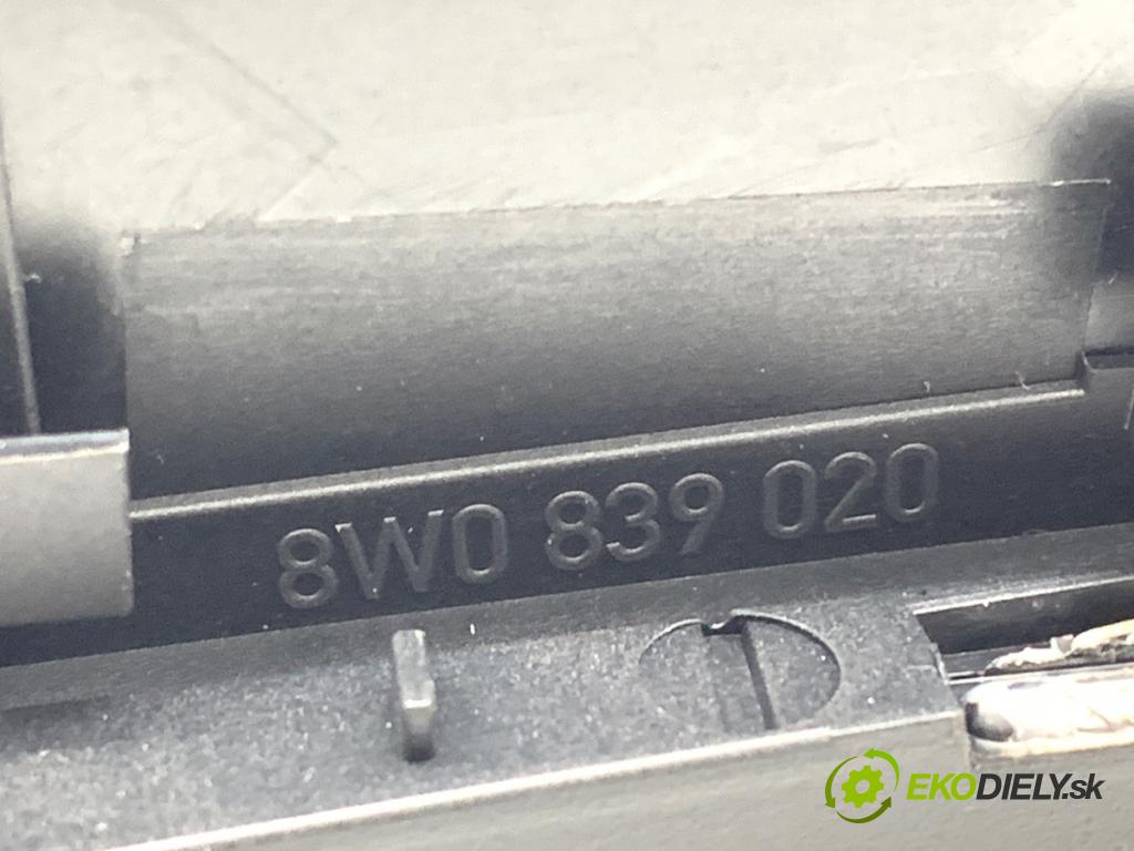 AUDI A4 B9 Kombi 2017 140 kW 2.0 TDI quattro 1968 klika vnitřní pravý zadní část