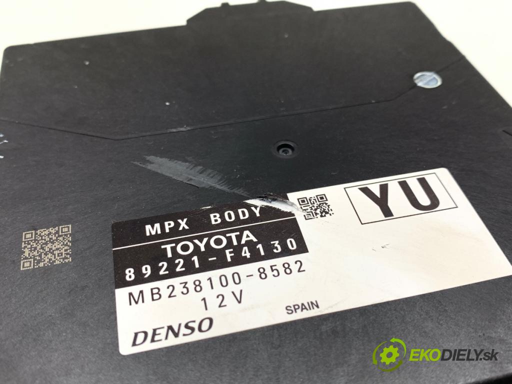 TOYOTA C-HR SUV 2020 85 kW 1.2 (NGX10_) 1197 modul BSI 89221-F4130 (Pojistková skříňka)