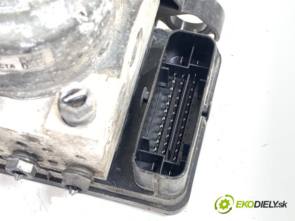 SKODA OCTAVIA III Kombi 2015 110 kW 2.0 TDI 1968 pumpa ABS 3Q0614517T (Pumpa ABS)