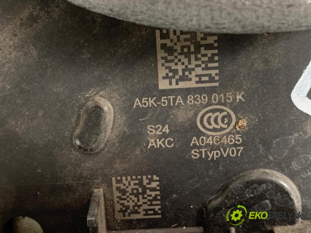 VW GOLF VII Kombi 2020 85 kW 1.6 TDI 1598 zámok Dvere ľavy zad 5TA839015K