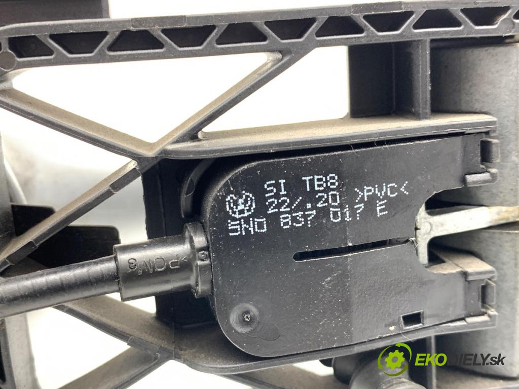 VW GOLF VII Kombi 2020 85 kW 1.6 TDI 1598 Kľučka vonkajšia pravy predný 5N0837017E