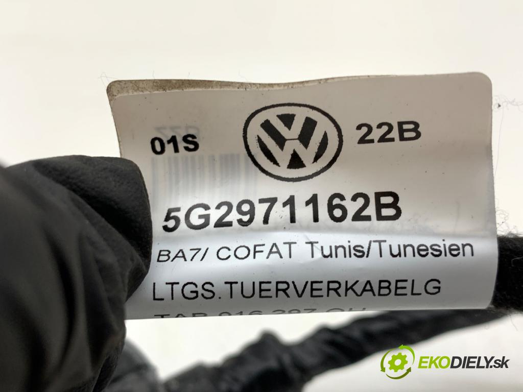 VW GOLF VII Kombi 2020 85 kW 1.6 TDI 1598 káblovačka dveře přední část pravý 5G2971162B