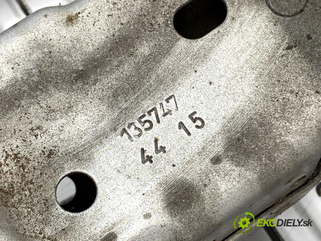 SKODA OCTAVIA III Kombi 2015 110 kW 2.0 TDI 1968 Výstuha nárazníka zad (Výstuha zadná)
