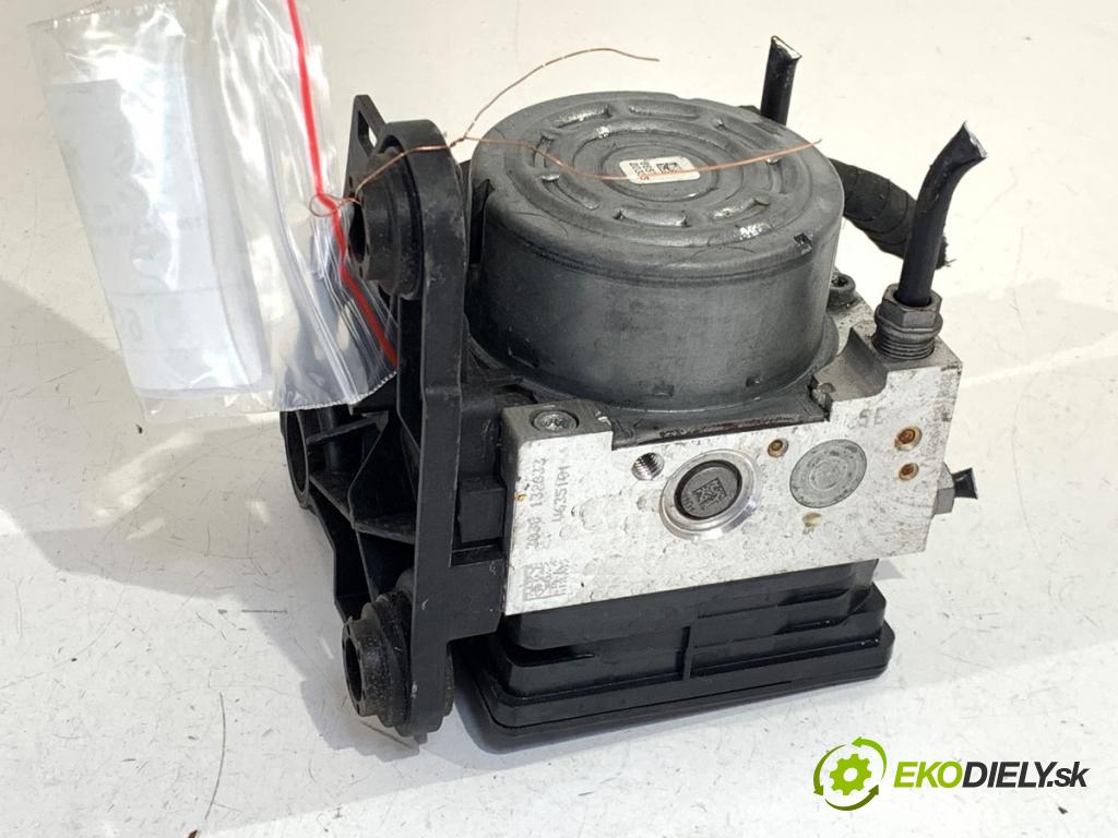 VW GOLF VII liftback 2013 110 kW 2.0 TDI 1968 Pumpa ABS 5Q0614517T (Pumpa ABS)