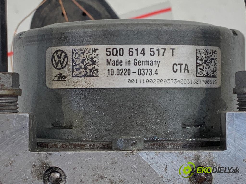 VW GOLF VII liftback 2013 110 kW 2.0 TDI 1968 Pumpa ABS 5Q0614517T (Pumpa ABS)