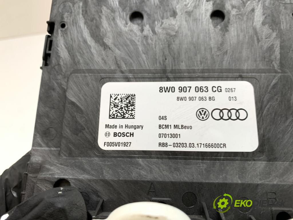 AUDI A4 B9 Kombi 2017 140 kW 2.0 TDI quattro 1968 modul komfortu 8W0907063CG (Komfortní modul)