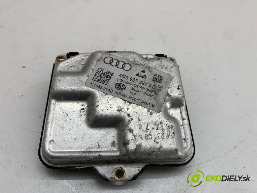 AUDI A4 B9 Kombi 2017 140 kW 2.0 TDI quattro 1968 měnič XENON 4M0907397AD (Řídící jednotka xenonu)