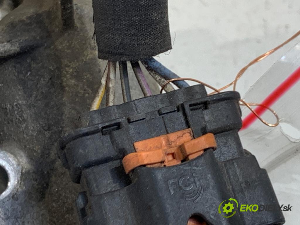 CITROEN C-ELYSEE sedan 2013 85 kW 1.6 VTi 115 1587 Škrtiaca klapka 9672486980 (Škrtiaca klapka)
