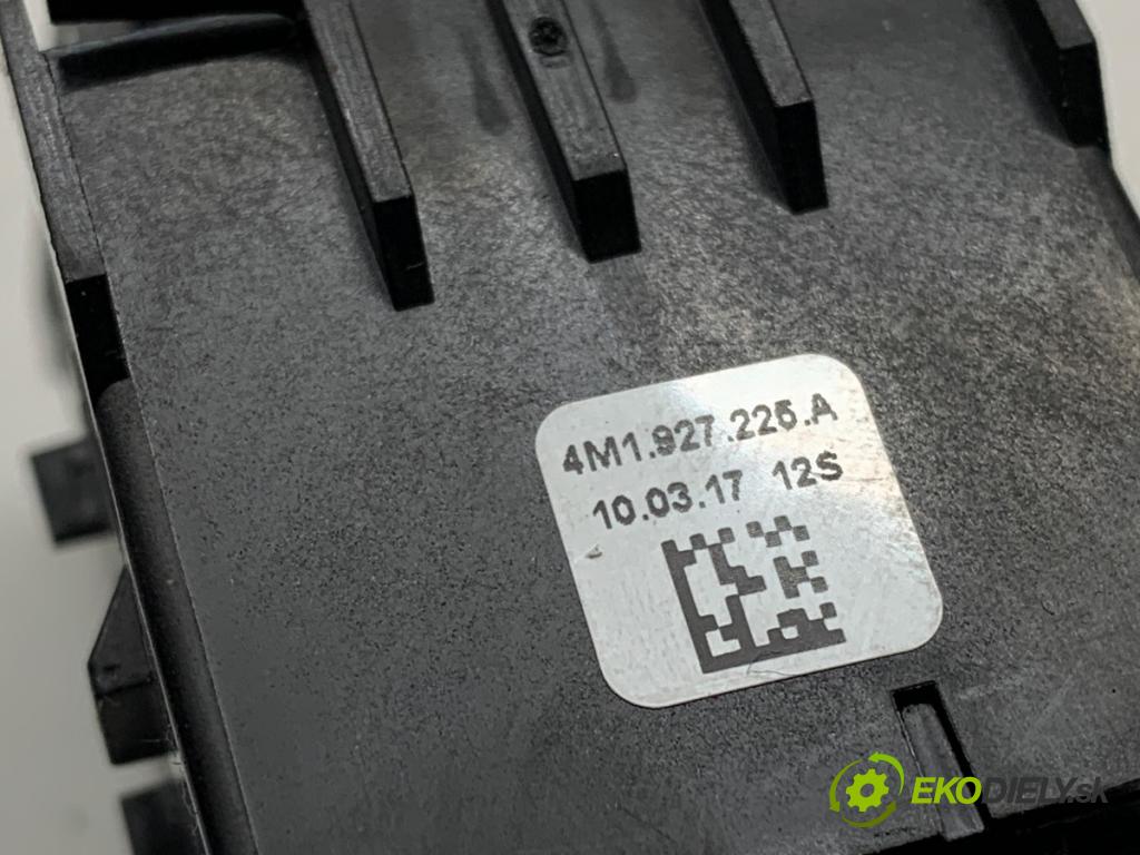 AUDI A4 B9 Kombi 2017 140 kW 2.0 TDI quattro 1968 kulisa brzdy ruční brzdy 4M1927225A