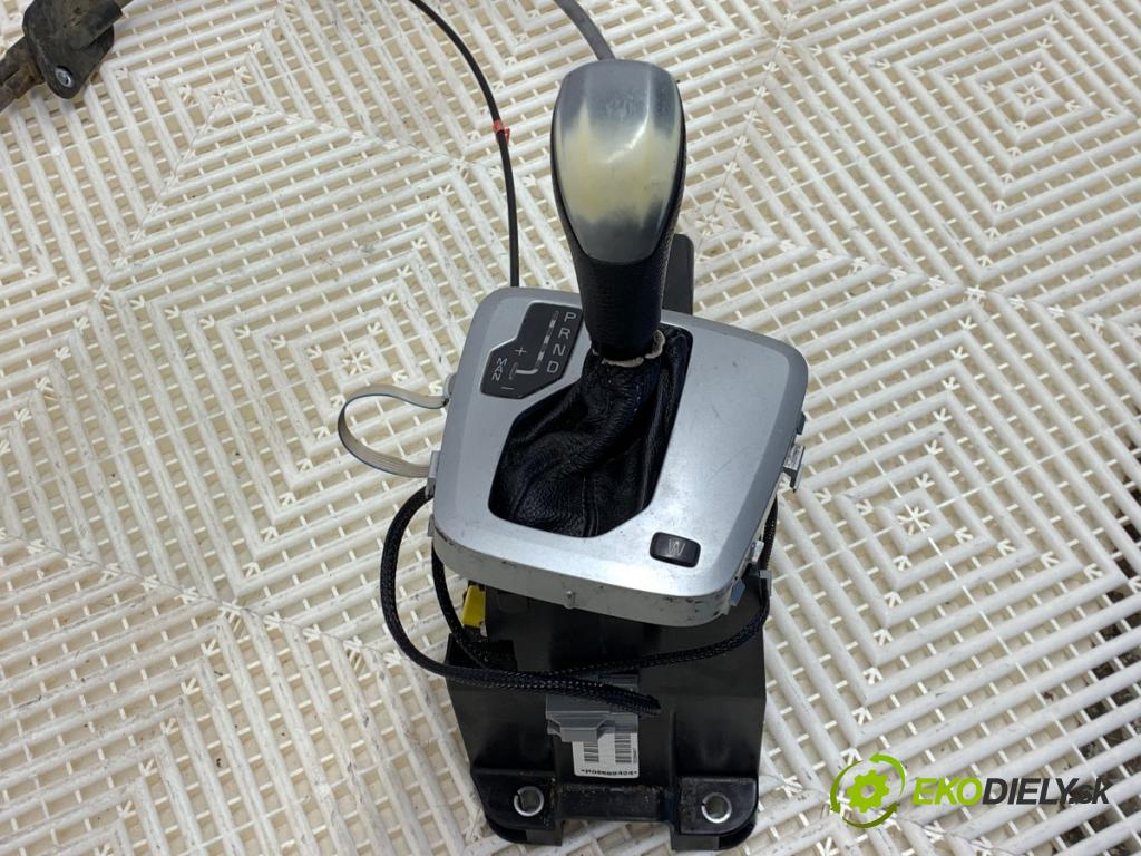 VOLVO XC90 I SUV 2003 154 kW 2.5 T AWD 2497 Kulisa P08689424 (Rýchlostná páka (kulisa))