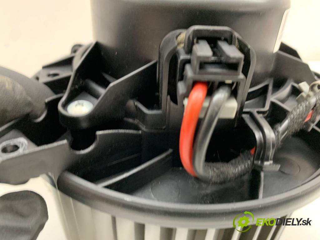 OPEL INSIGNIA A liftback 2010 96 kW 2.0 CDTI (68) 1956 ventilátor kúrenia 5242673401