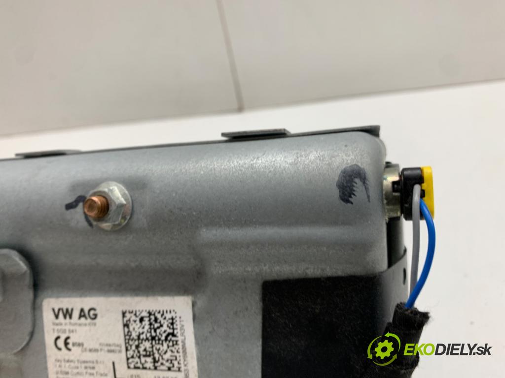 VW GOLF VII Kombi 2020 85 kW 1.6 TDI 1598 AirBag koleno: 5G1880841G