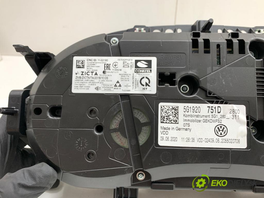 VW GOLF VII Kombi 2020 85 kW 1.6 TDI 1598 prístrojovka 5G1920751D (Přístrojová deska)