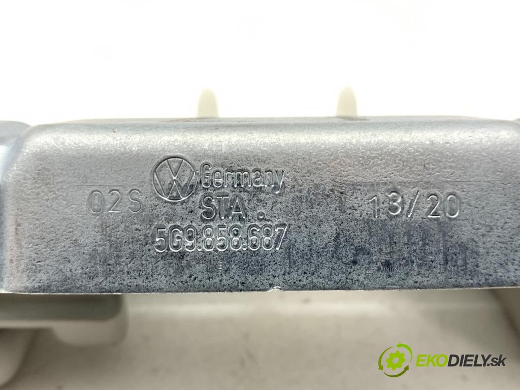 VW GOLF VII Kombi 2020 85 kW 1.6 TDI 1598 Rúčka čalunenie zad ľavá strana 5G9858687