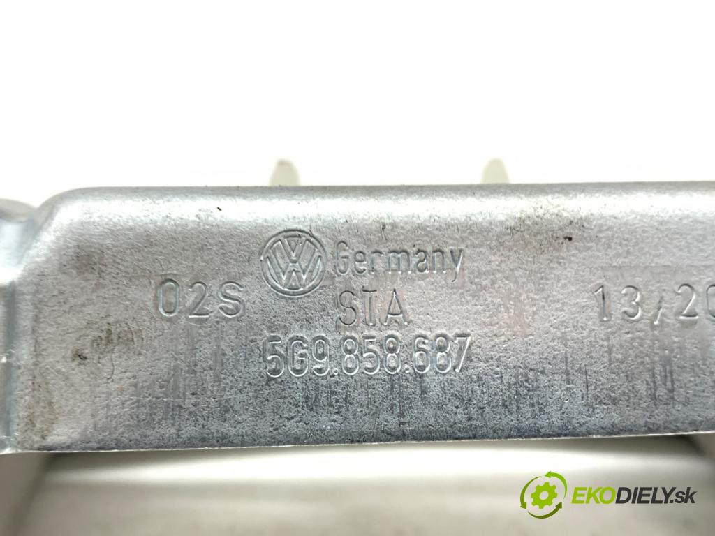 VW GOLF VII Kombi 2020 85 kW 1.6 TDI 1598 Rúčka čalunenie predný pravá 5G9858687