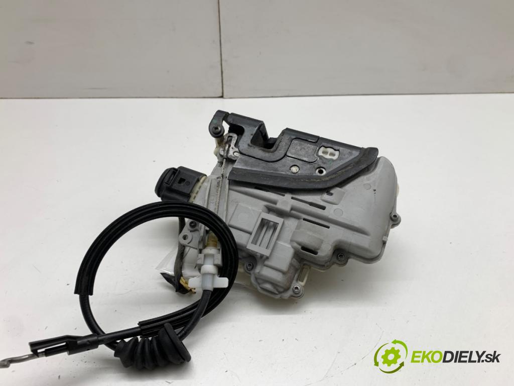 VW PASSAT B7 Kombi 2010 103 kW 2.0 TDI 1968 zámok dveře levý přední část 3C1837015A