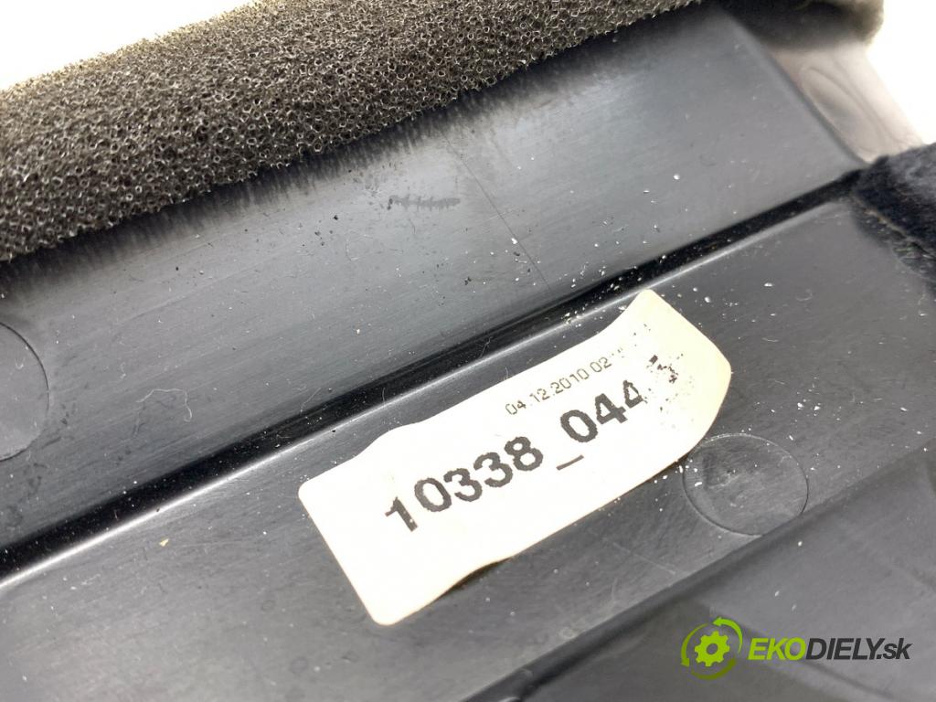 VW PASSAT B7 Kombi 2010 103 kW 2.0 TDI 1968 Mriežky kúrenia pravy predný 3AB819702A
