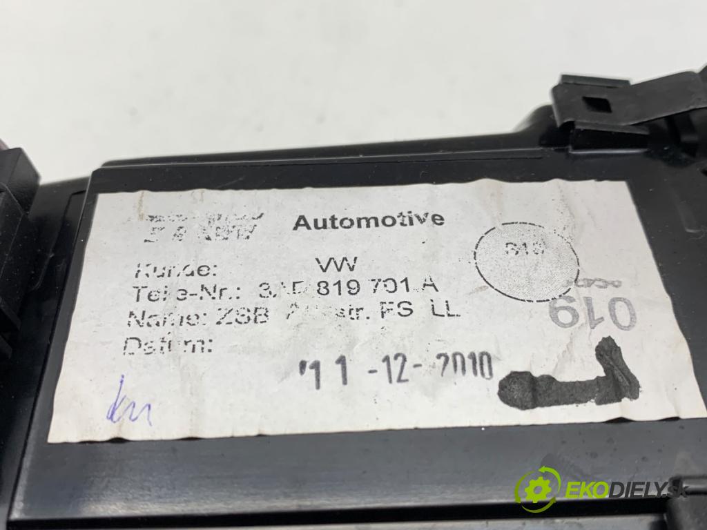 VW PASSAT B7 Kombi 2010 103 kW 2.0 TDI 1968 Mriežky kúrenia ľavy predný 3AB819701A
