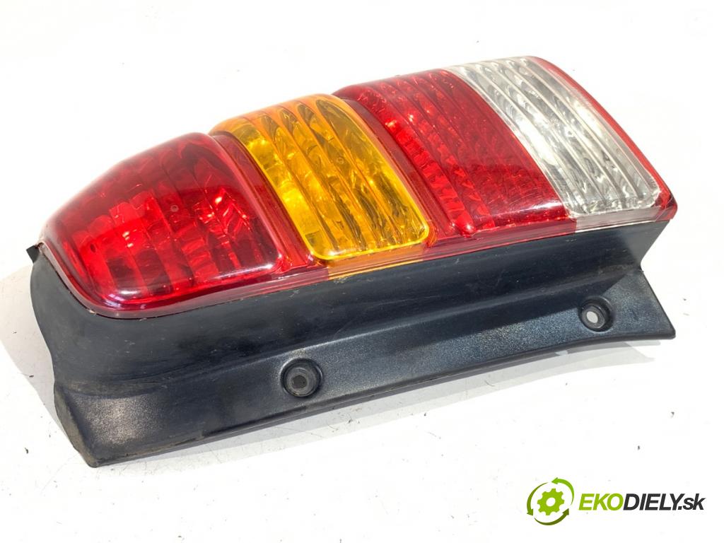 FORD MAVERICK SUV 2003 91 kW 2.0 16V 1989 Svetlo pravy zad