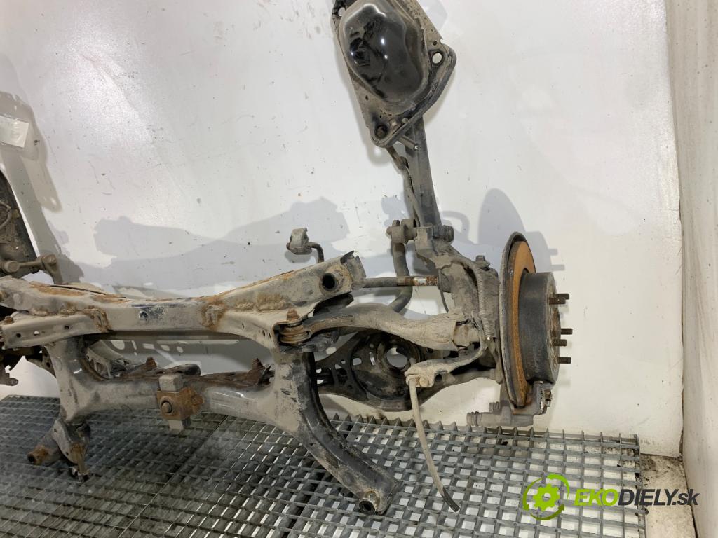 TOYOTA C-HR SUV 2020 85 kW 1.2 (NGX10_) 1197 Výstuha zad