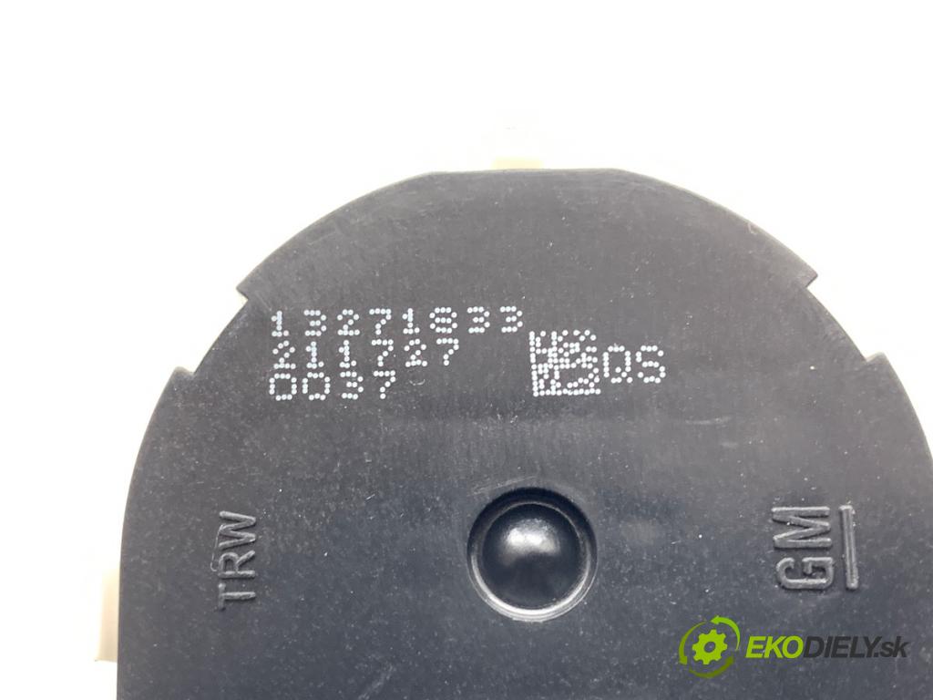 OPEL INSIGNIA A liftback 2010 96 kW 2.0 CDTI (68) 1956 přepínač nastavení zpětných zrcátek 13271833 (Páčky pod volantem)