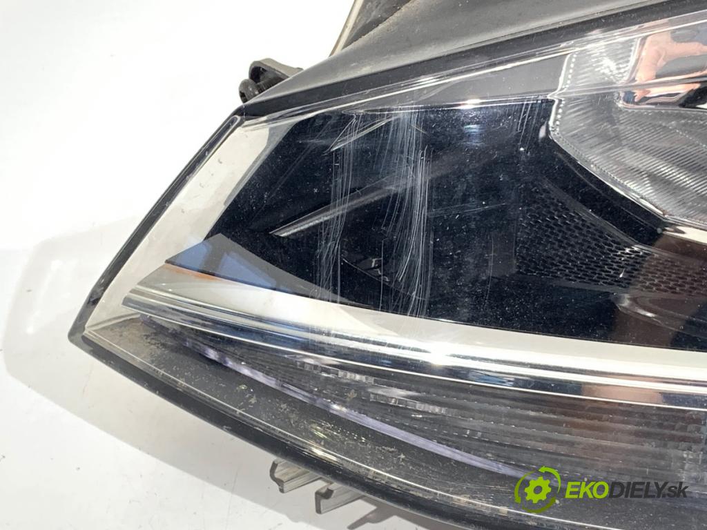 VW GOLF VII Kombi 2020 85 kW 1.6 TDI 1598 světlomet levý přední část 5G1941005D