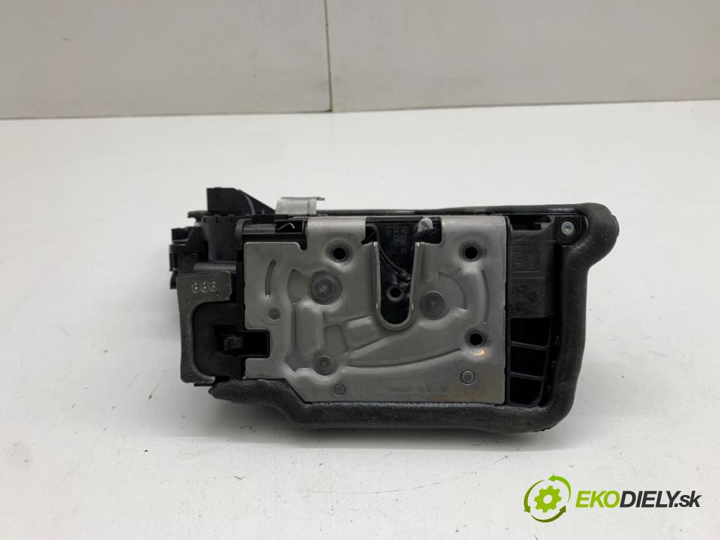 BMW G02 SUV 2024 265 kW M40 i xDrive 2998 zámok dveře pravý zadní část 7473148
