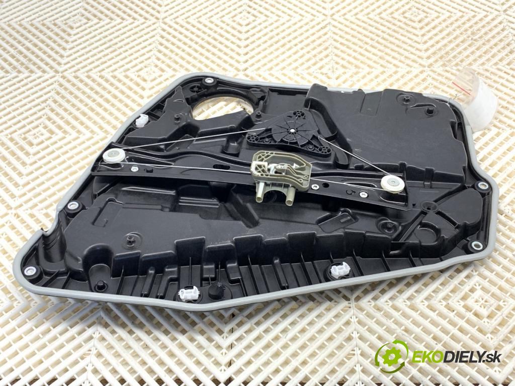BMW G02 SUV 2024 265 kW M40 i xDrive 2998 mechanismus okna pravý zadní část 7417372