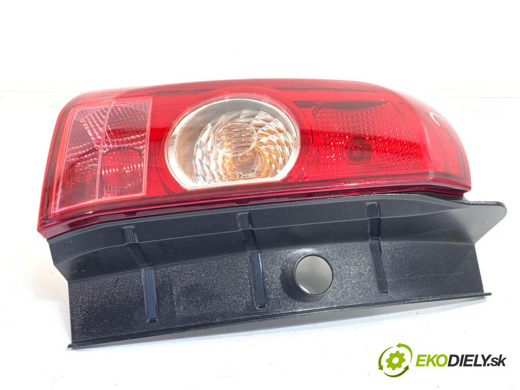DACIA DUSTER SUV 2011 77 kW 1.6 16V 1598 Svetlo ľavy zad
