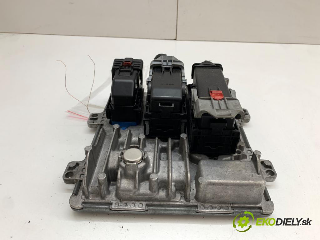 OPEL ZAFIRA C nadwozie wielkoprzestrzenne (MPV) 2019 96 kW 2.0 CDTi (75) 1956 řídící jednotka motora 55509798 (Řídicí jednotka)