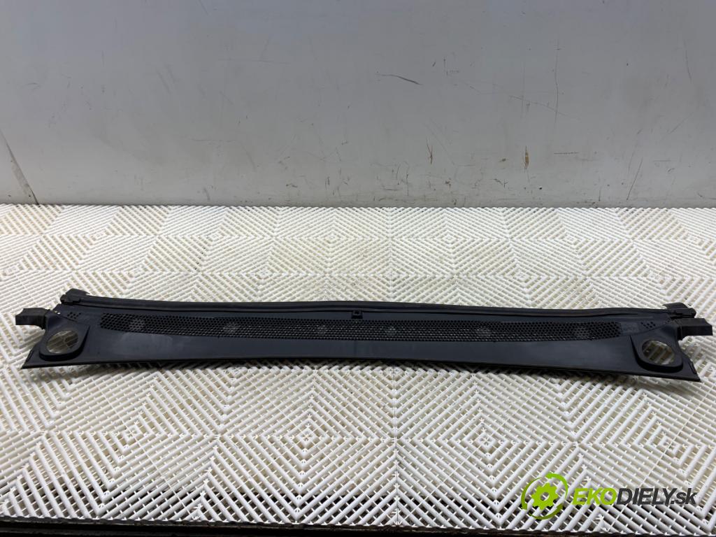 CITROEN C4 PICASSO II nadwozie wielkoprzestrzenne (MPV) 2015 121 kW 1.6 THP 165 1598 torpédo plast pod čelní okno  (Plast pod čelním sklem)