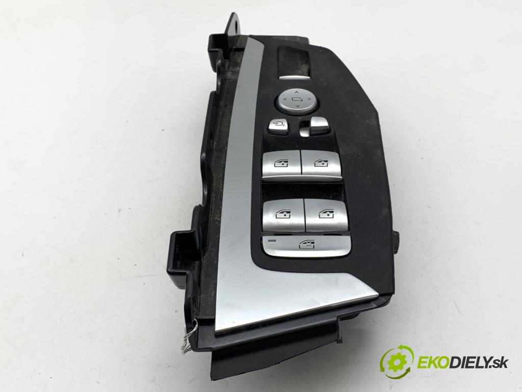 BMW G02 SUV 2024 265 kW M40 i xDrive 2998 přepínač oken 6847099 (Páčky pod volantem)