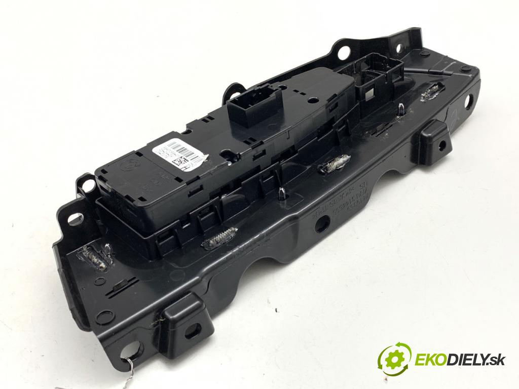 BMW G02 SUV 2024 265 kW M40 i xDrive 2998 přepínač oken 6847099 (Páčky pod volantem)
