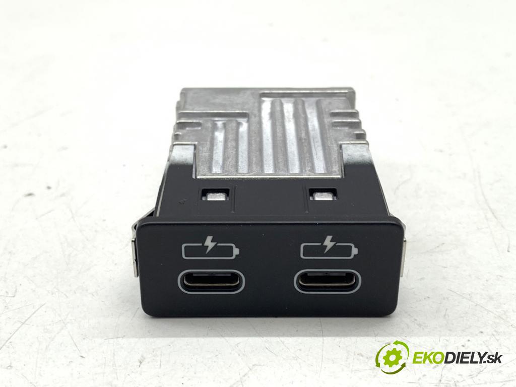 BMW G02 SUV 2024 265 kW M40 i xDrive 2998 HNÍZDO: USB 5A84160