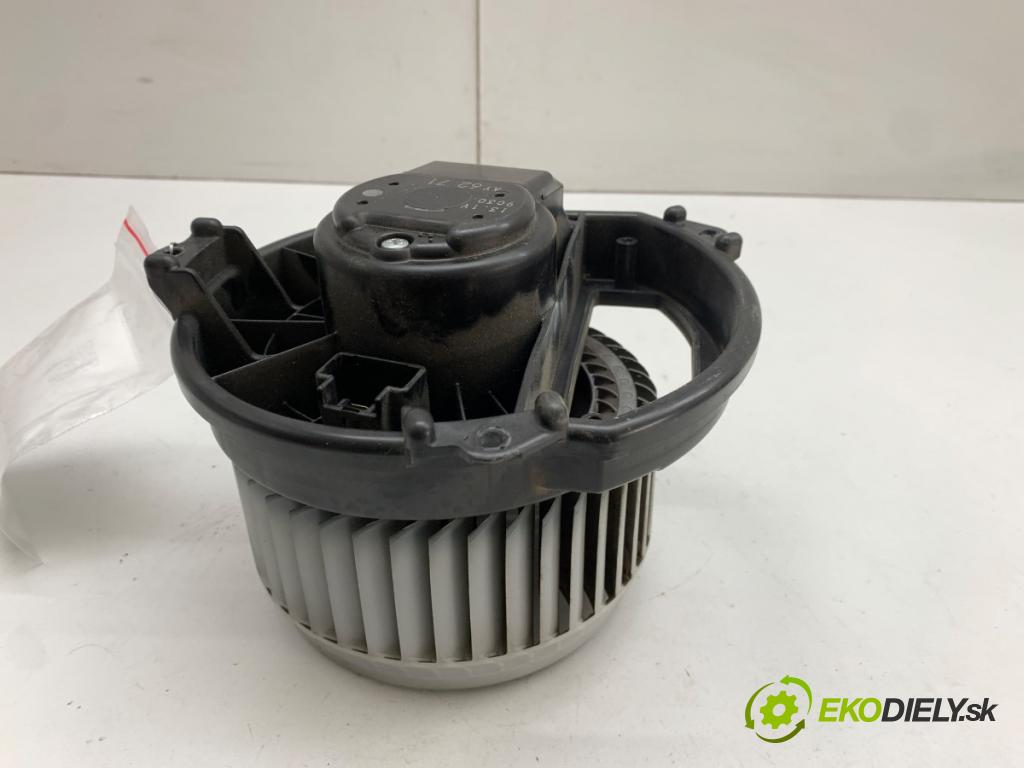 JEEP CHEROKEE KL SUV 2020 200 kW 2.0 T-GDi 4x4 1995 ventilátor kúrenia AY6271