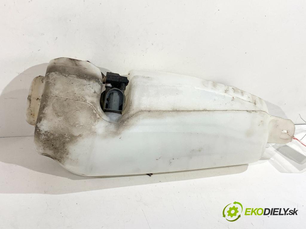 DACIA DUSTER SUV 2011 77 kW 1.6 16V 1598 Nádržka ostrekovačov 8200210002