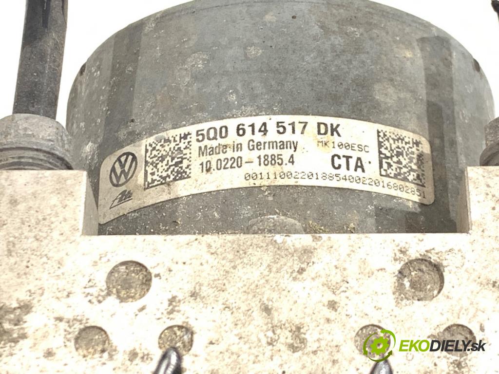 VW GOLF VII Kombi 2020 85 kW 1.6 TDI 1598 pumpa ABS 5Q0614517DK (Pumpa ABS)