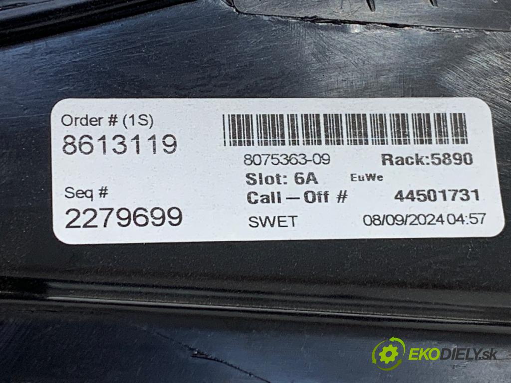 BMW G02 SUV 2024 265 kW M40 i xDrive 2998 clona sloupku levý zadní část 8075363