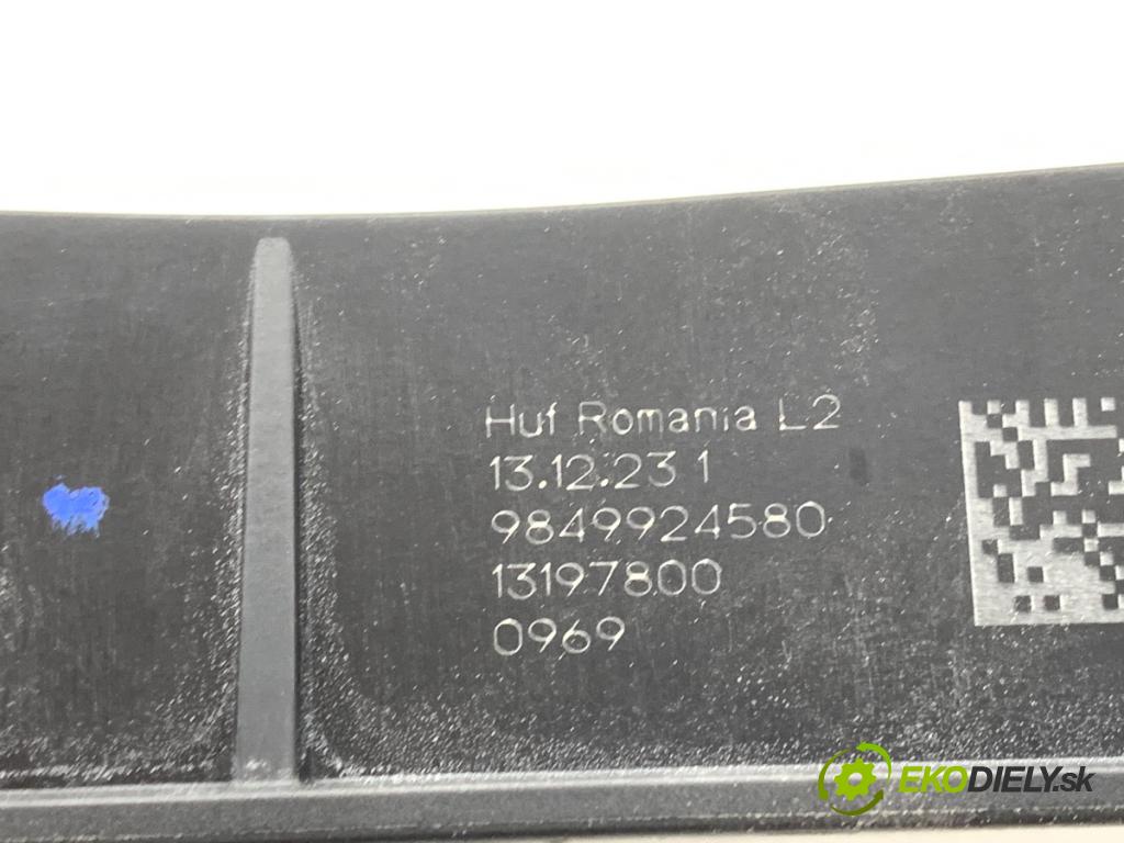 PEUGEOT 408 II liftback 2024 96 kW PureTech 130 (FPHNST) 1199 Kľučka vonkajšia pravy predný