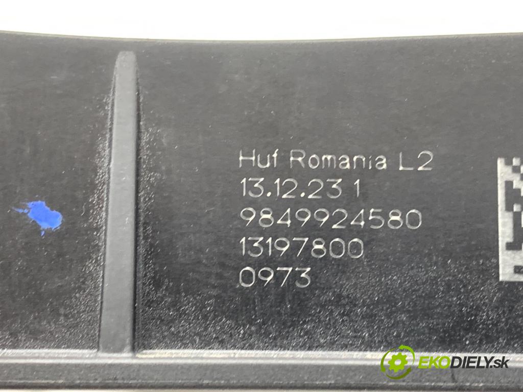 PEUGEOT 408 II liftback 2024 96 kW PureTech 130 (FPHNST) 1199 Kľučka vonkajšia pravy zad 9849924580