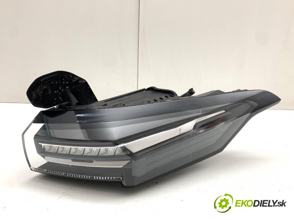 PEUGEOT 408 II liftback 2024 96 kW PureTech 130 (FPHNST) 1199 Svetlo pravy zad 