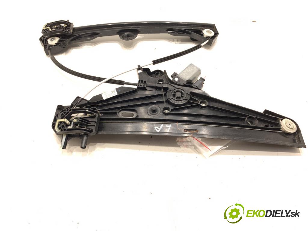 PEUGEOT 408 II liftback 2024 96 kW PureTech 130 (FPHNST) 1199 Mechanizmus okna ľavy predný 9830815080